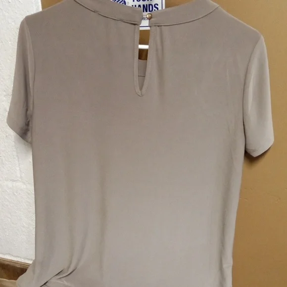 Avenue Women's Tan Top - Picture 4 of 4